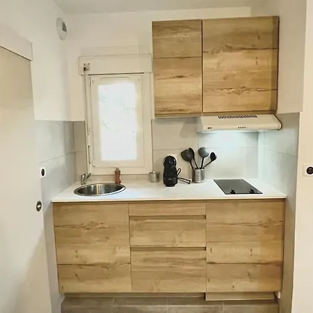 Hypercentre Parking Gratuit Daire Ajaccio (Corsica)